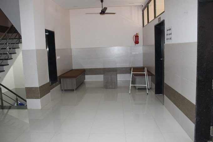 Latest trauma center in Anand
